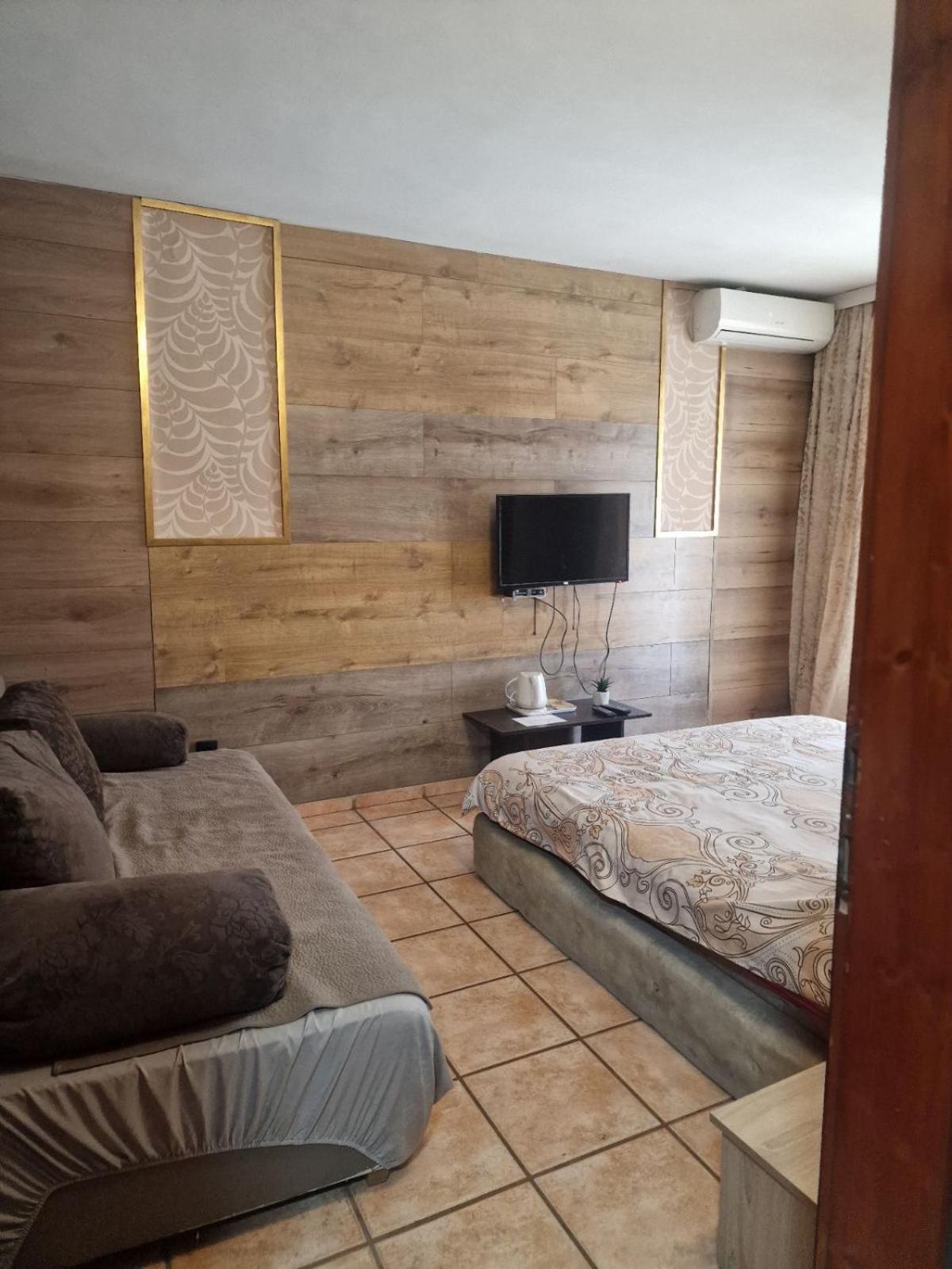 Guest House Maja Novi Sad Exterior photo