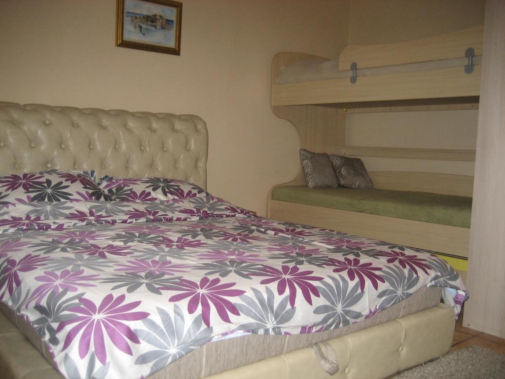 Guest House Maja Novi Sad Exterior photo