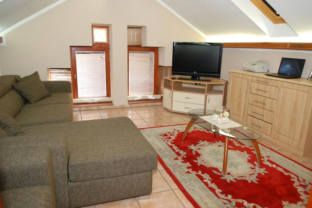 Guest House Maja Novi Sad Exterior photo